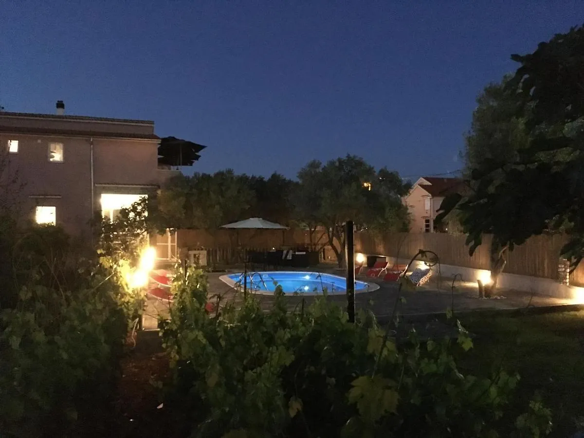 Apartment With Private Pool Sukošan Chorwacja