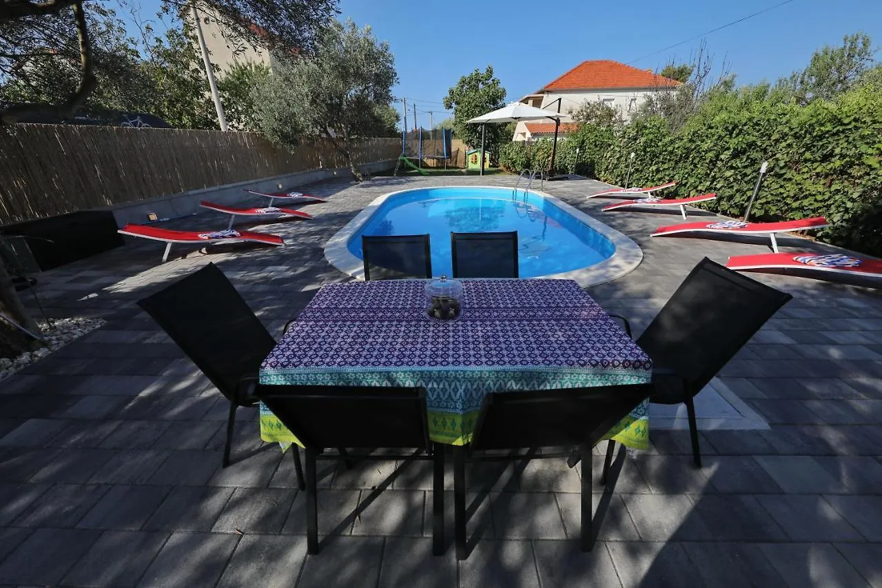 Apartment With Private Pool Sukošan Chorwacja
