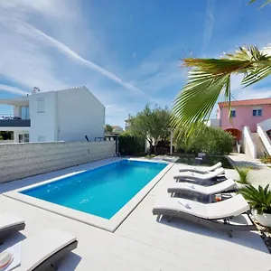 Emili Apartament